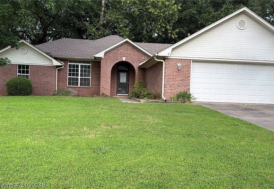 2nd image of 670 Woodland Trl