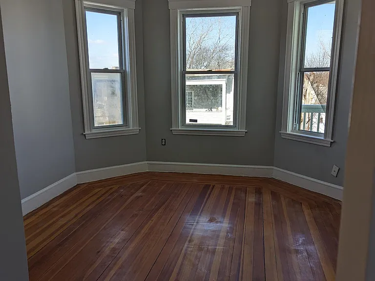 31 Woolson St #1 — Photo 4