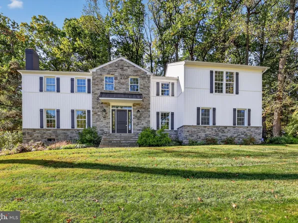 227 Autumn Dr, Exton, PA 19341