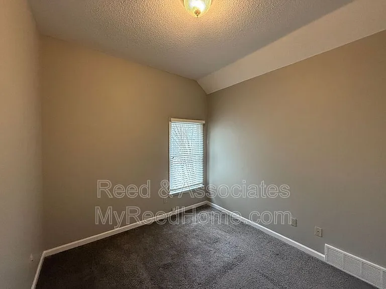 1173 Clear Creek Rd — Photo 6