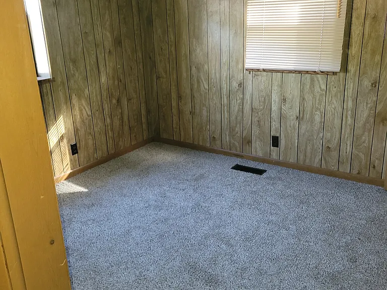819 W Broadway Ave — Photo 4
