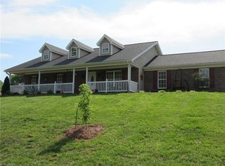 6572 Nolichucky Dr, Walkertown, NC 27051