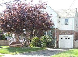 1700 Argyle Rd, Merrick, NY 11566