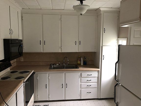 3rd image of 15358 Carrollton Blvd