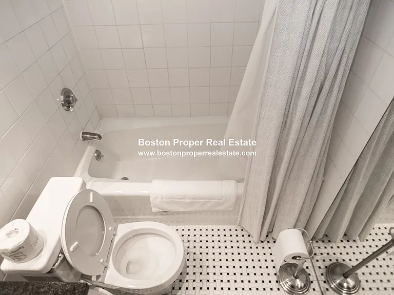 113 Beacon St #5R — Photo 16