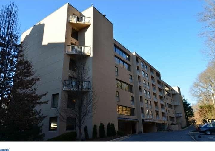 1st image of 1704 N Park Dr APT 316