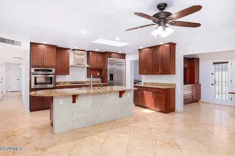 1059 E Broadmor Dr — Photo 3