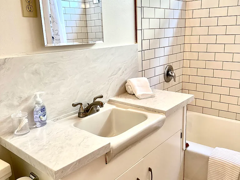310 Rialto St — Photo 12