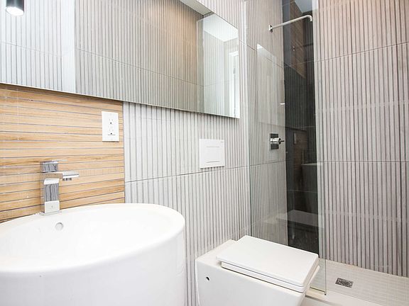 3rd image of 225 Winthrop St #4L