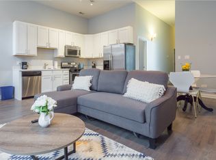738 N May St APT 2F, Chicago, IL 60642