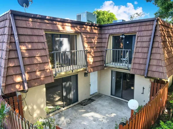 1458 N Lawnwood Circle #24, Fort Pierce, FL 34950