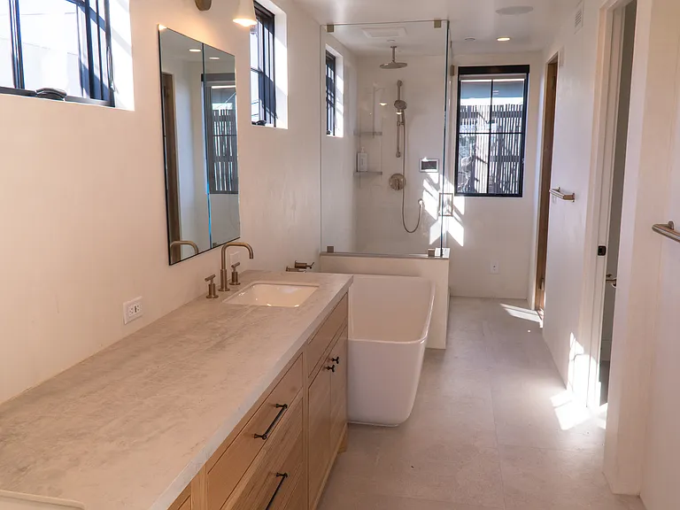 SPA Bathroom - 2nd Floor - Steam Shower / Sauna / Tub