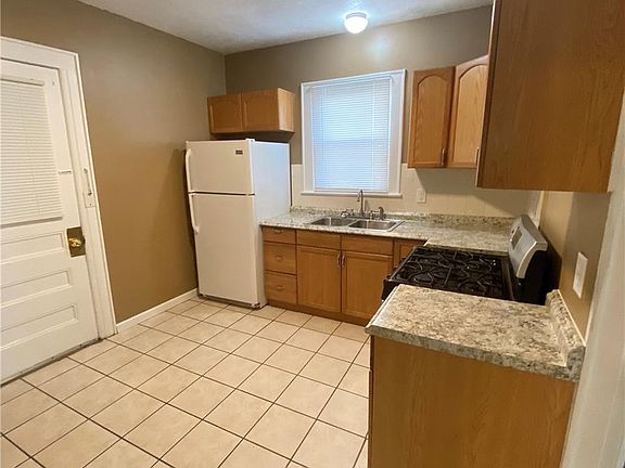 4th image of 115 Burdick Ave