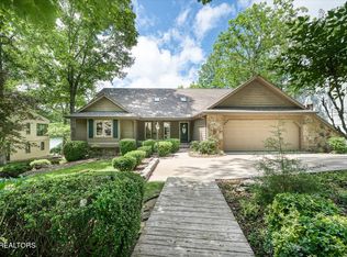 125 Shore Ln, Crossville, TN 38558