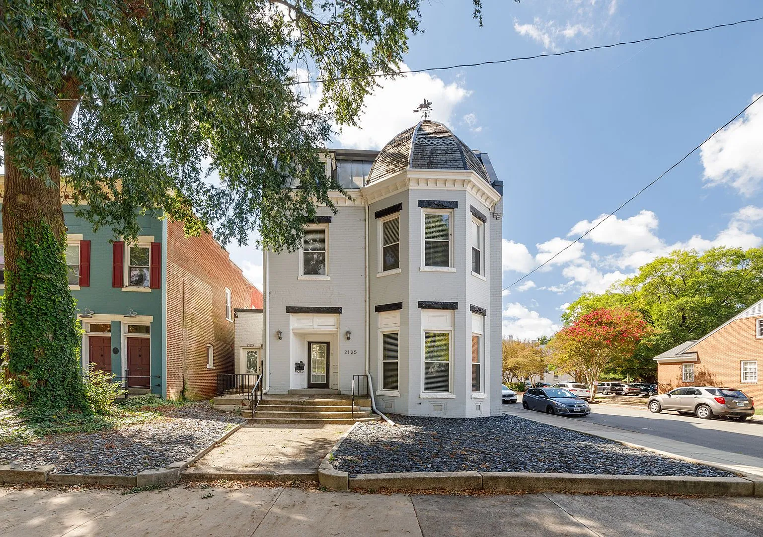 2125 Grove Ave — Photo 1