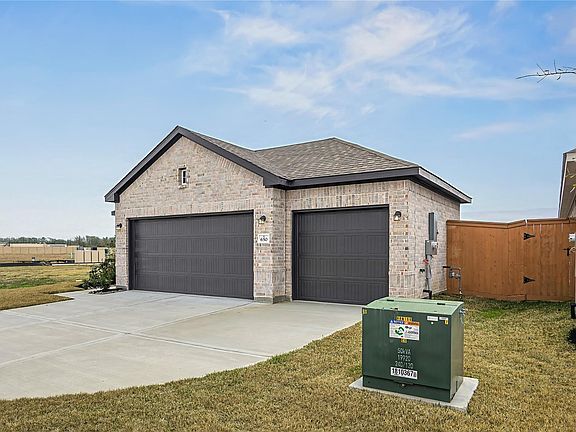 3rd image of 650 Escondido Dr