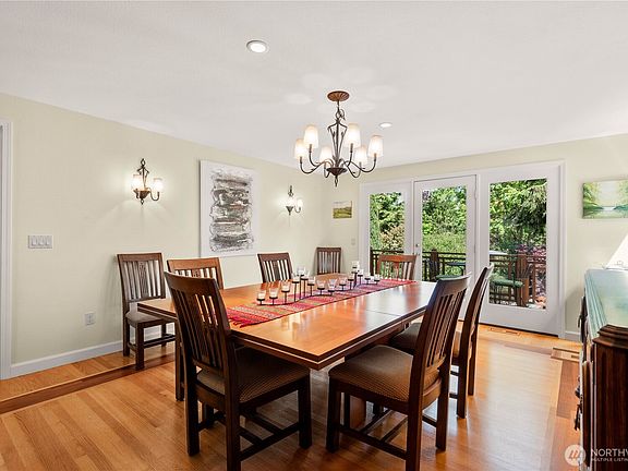 5th image of 18414 NE 26th Way