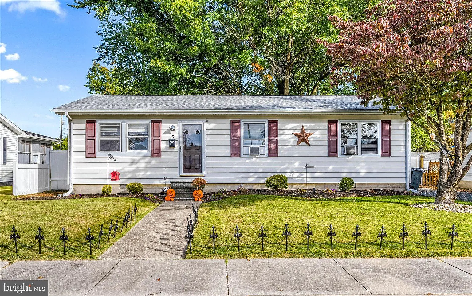 3 E Pine St photo 1