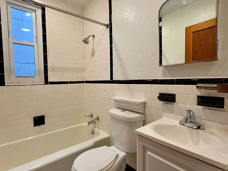 For Rent: Contemporary Living at 402 Folcroft St, — Photo 3