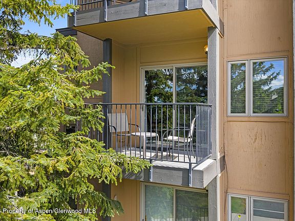 5th image of 2350 Ski Trail Ln #124