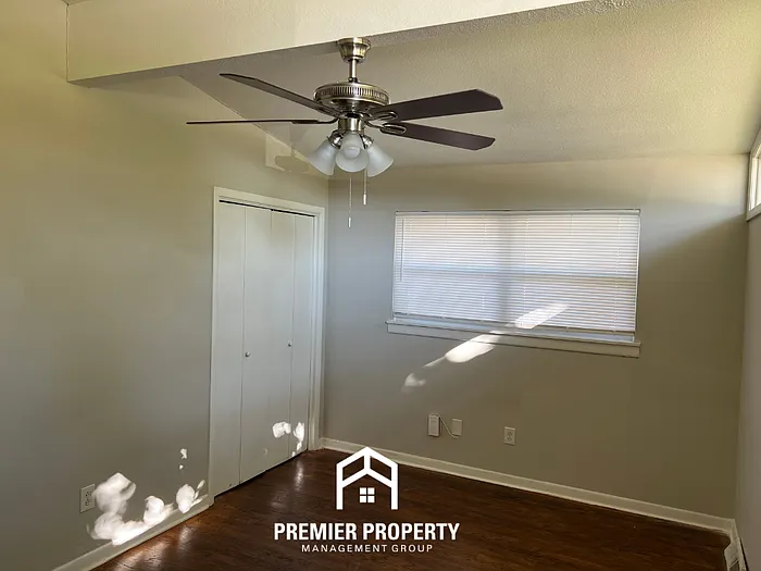 2322 Rodgers Dr NE — Photo 5
