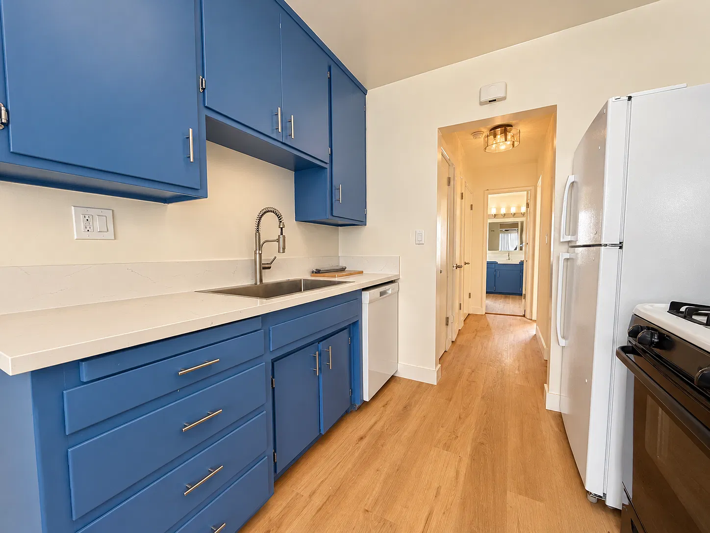 1 bed, $2,300 — Photo 3
