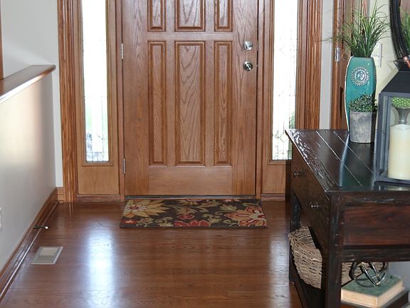 2nd image of 405 Greystone Dr