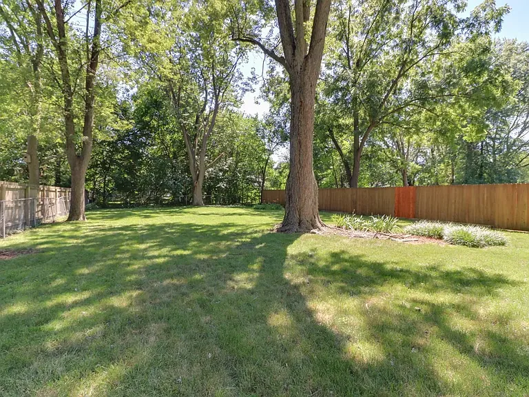 725 Dale St — Photo 28