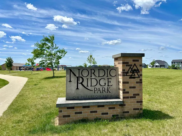 1024 Peterson Dr, Stoughton, WI 53589