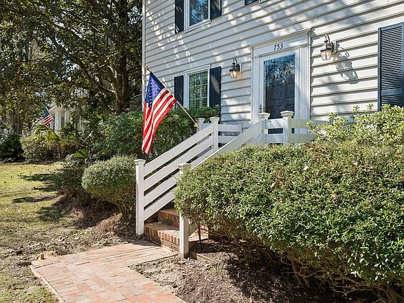 5th image of 753 Milldenhall Rd