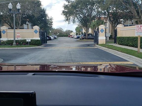 2nd image of 508 Villa Del Sol Cir APT 206