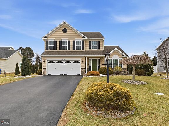 2nd image of 6083 Jennifer Ln