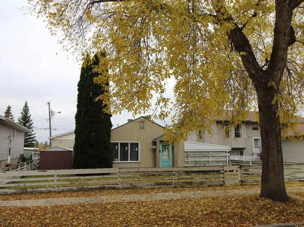 12032 69th St NW, Edmonton, AB T5B 1S6
