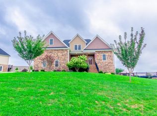 1300 Abalone Bluff Dr, Forest, VA 24551