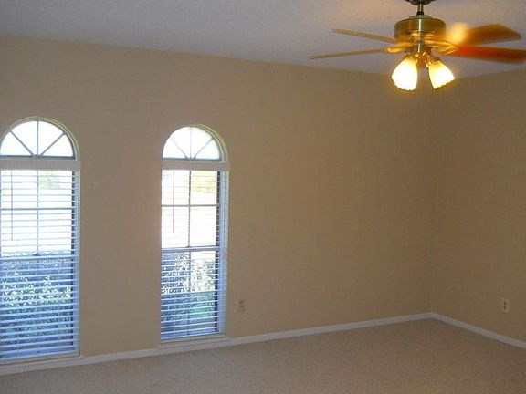 5th image of 826 Seamaster Dr