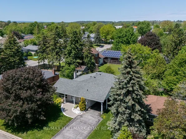 49 Colbeck Cres, New Tecumseth, ON L9R 1B7