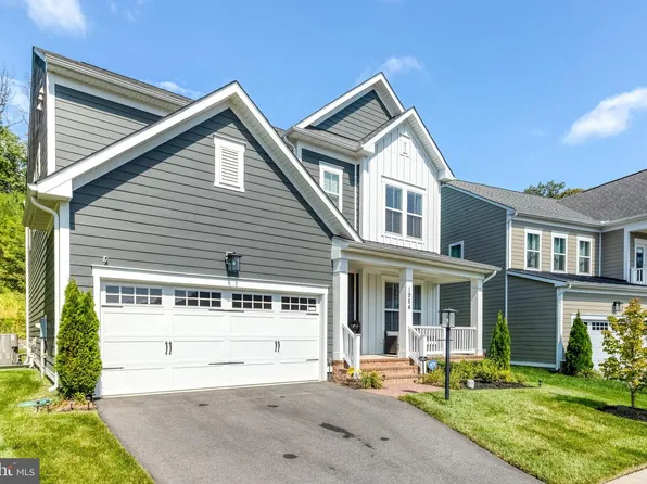 1984 Silver Sycamore Ln, Dumfries, VA 22026