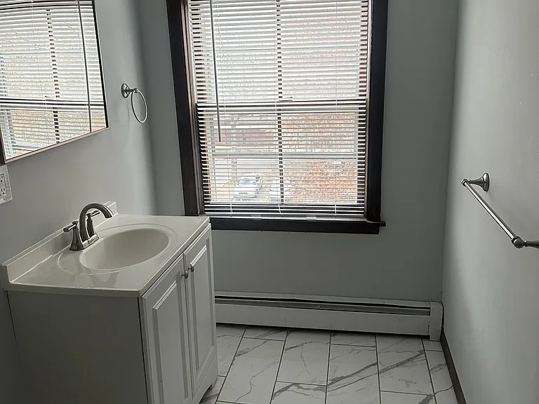 46 Warren St #4 — Photo 12