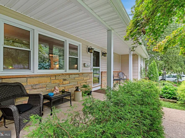 74 Taylor Ter, Hopewell, NJ 08525