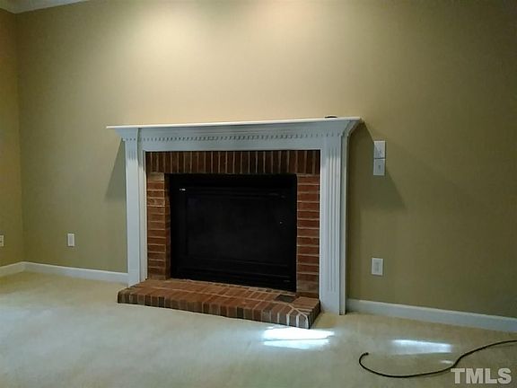 5th image of 107 Stockbridge Pl