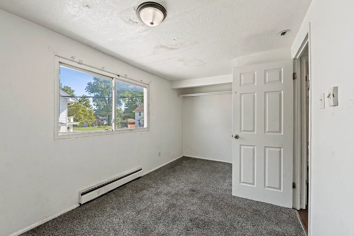 1821 E Pontiac St — Photo 1