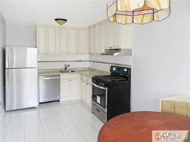 13 Lake Ave #5A — Photo 3