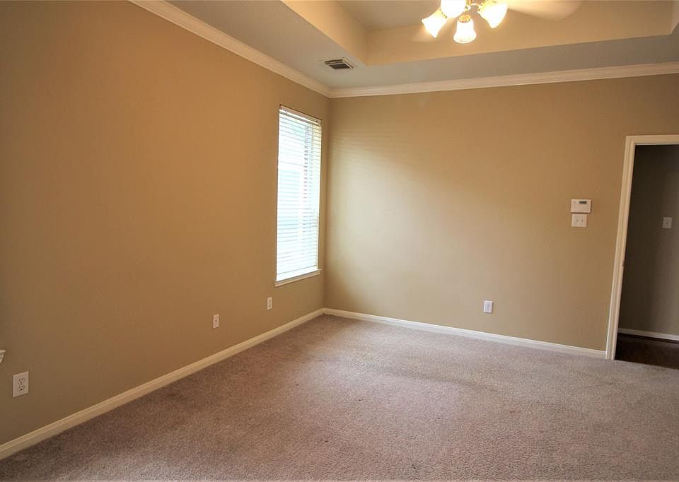1st image of 1026 Sussex Trl