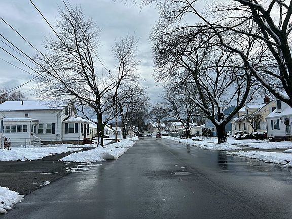 5th image of 15 Johnson Ave