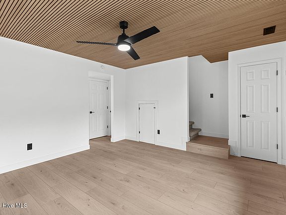 3rd image of 211 Myrtlewood Court