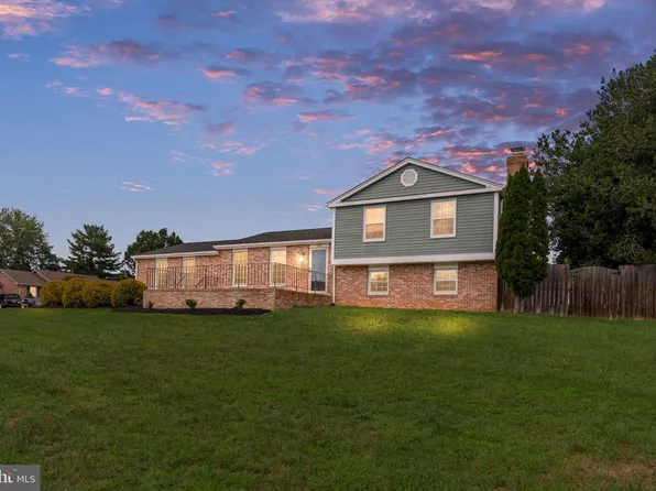 400 Collingwood Dr, Fredericksburg, VA 22405