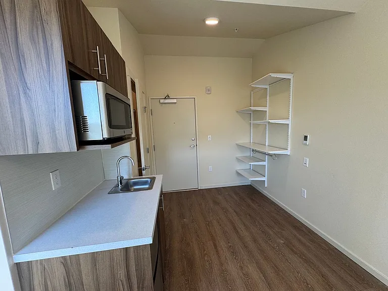 Plaza Apartments — Photo 109
