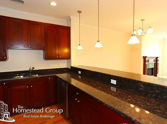 4th image of 1724 W Belmont Ave #4FRONT