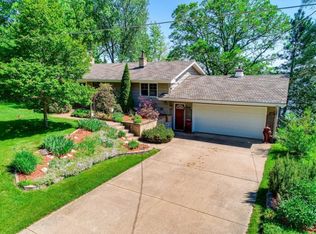 1966 Glennwood Dr NE, Cambridge, MN 55008