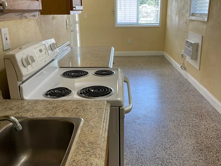 Opa Locka | Studios & 1 Bedroom | 1301 Sharazad Blvd — Photo 15